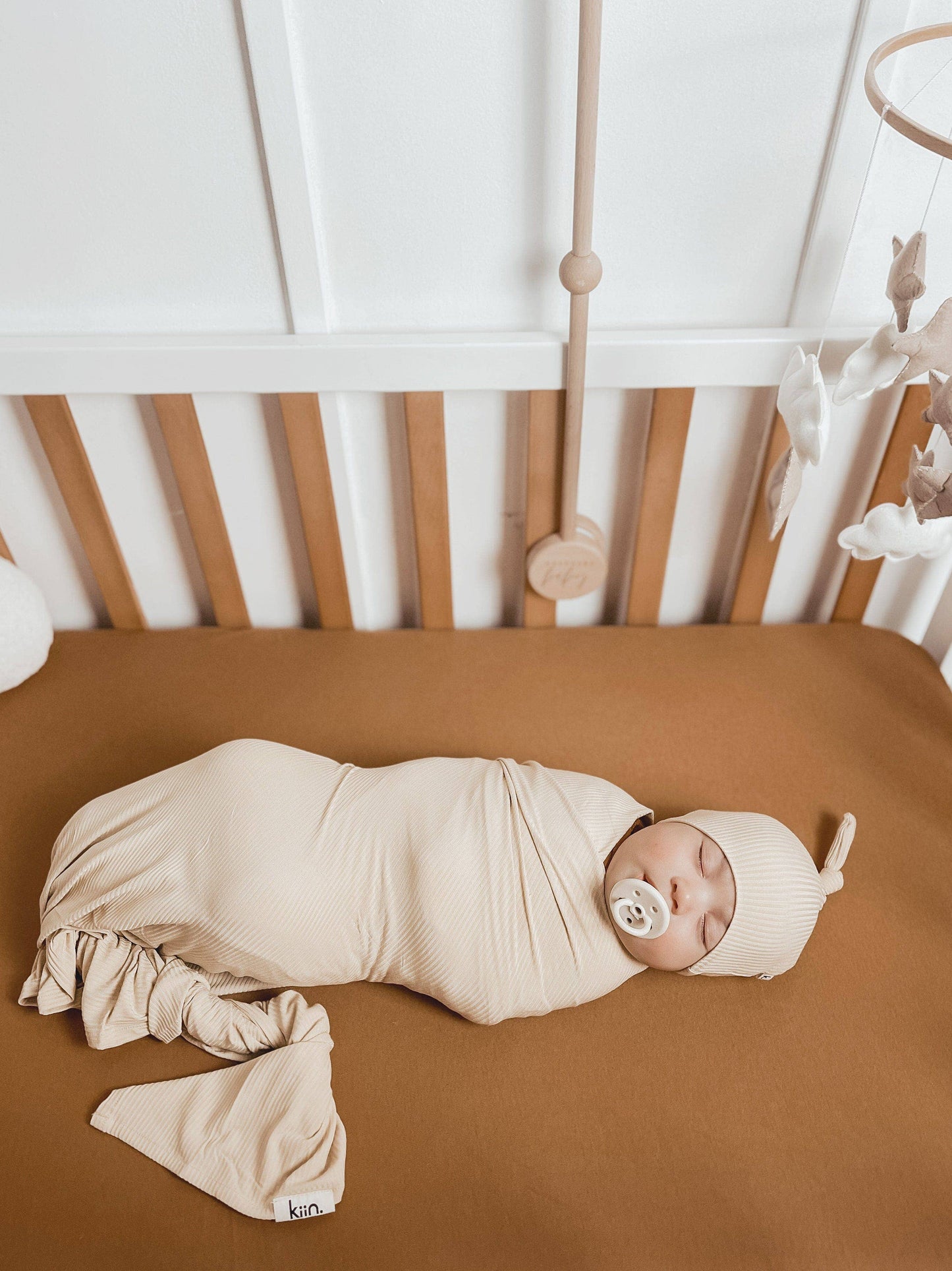 Bamboo Stretch Swaddle: Ivory