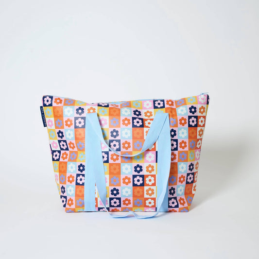 Zip Medium Tote – Square Garden