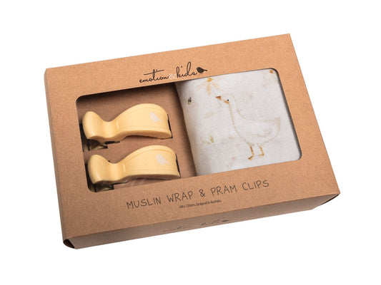 Gwen The Goose Muslin Wrap & Buttermilk Pram Clip Set